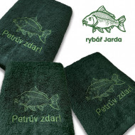 Ručník pro rybáře s výšivkou KAPR a Váš text